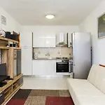 Apartamento Lukrecija *