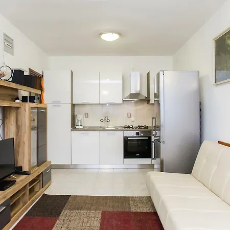 Apartmán Lukrecija *
