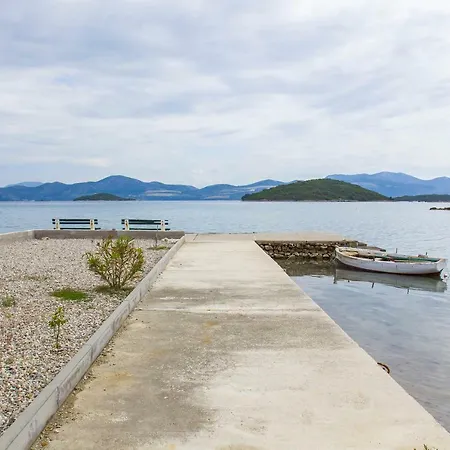 Lukrecija アパート *