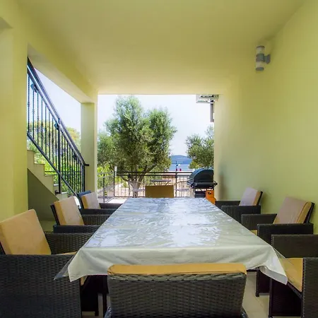 Lukrecija アパート Drače