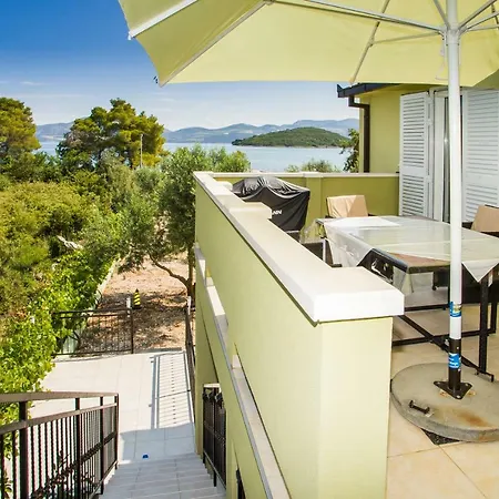 Lukrecija Apartman *